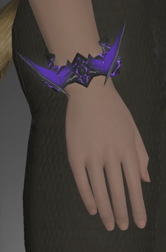 File:Manusya Amulet of Aiming side.png