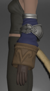 Ivalician Holy Knight's Gloves side.png