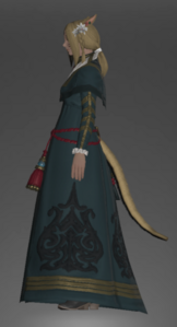 Ishgardian Historian's Robe side.png