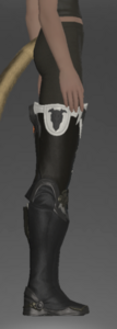 Prototype Alexandrian Thighboots of Aiming right side.png