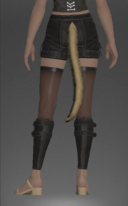 YoRHa Type-53 Bottoms of Casting rear.png