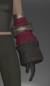 Ivalician Royal Knight's Gloves front.png