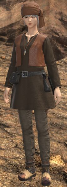 File:Ul'dahn Naturalist fullbody.jpg
