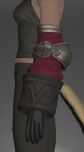 Ivalician Royal Knight's Gloves side.png