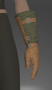 Serpent Private's Bracers front.png