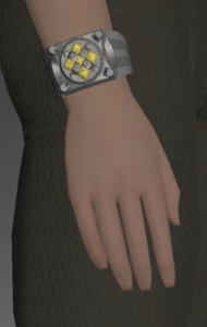 Augmented Ironworks Bracelet of Aiming side.png